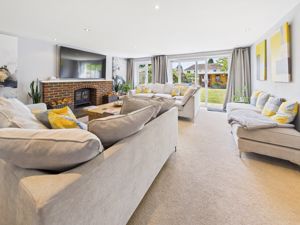 LOUNGE- click for photo gallery